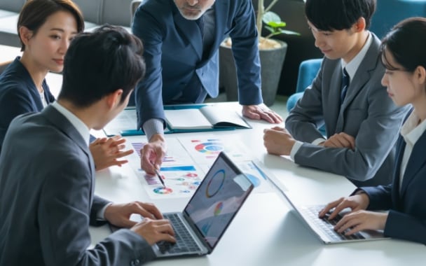 Point 03 ガイドライン作成後も社内浸透に向けた研修や投稿内容の事前チェックなど、充実したサービスラインナップ